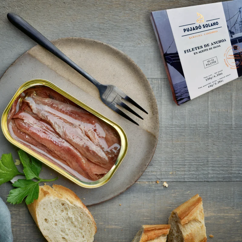 Pujado Solano anchoas y boquerones en lata de 120 Lima españa