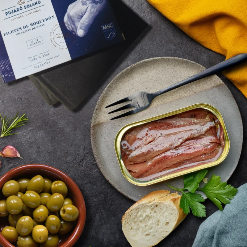 Pujado Solano anchoas y boquerones en lata de 120 Lima españa